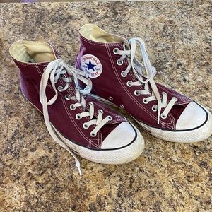 Chuck Taylor All-Star Converse - burgundy.  Size 11